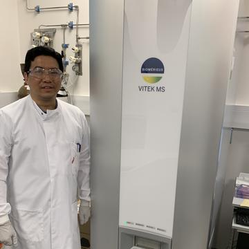 Lead author and dphil student yohan arman next to the biomerieux vitek ms used in this study lead author and dphil student yohan arman next to the biomerieux vitek ms used in this study